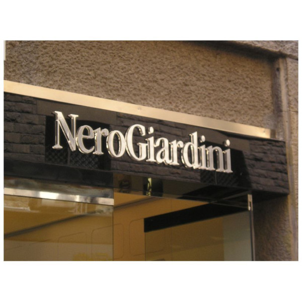 inox  γράμματα