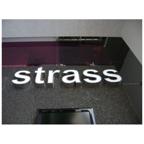 Μεταλλικά γράμματα