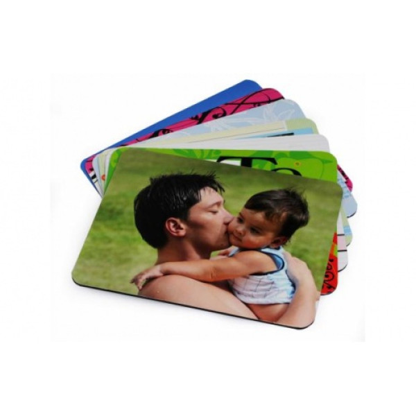 ένα logo , μία φωτογραφία η και γραπτός λόγος σε mousepad